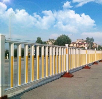 道路護欄廠家可來樣定做